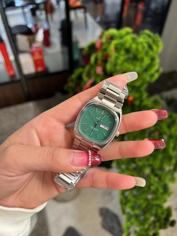 オメガ時計内部構造